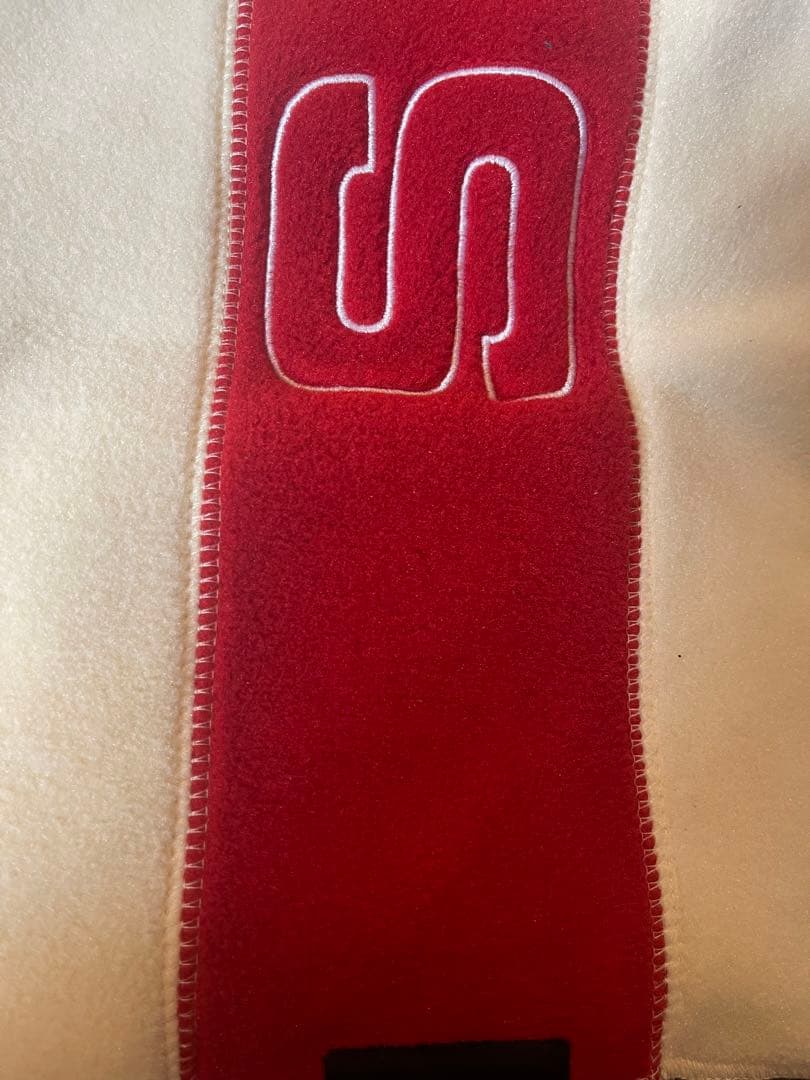 supreme マフラー