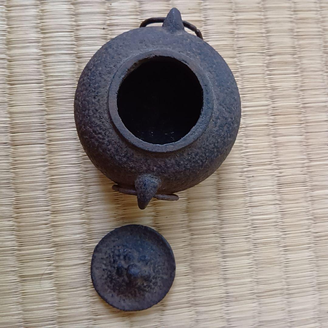 骨董品 茶釜 茶道具 唐獅子 香炉 火鉢 霰文様 置物 レトロ 鉄製 鉄器