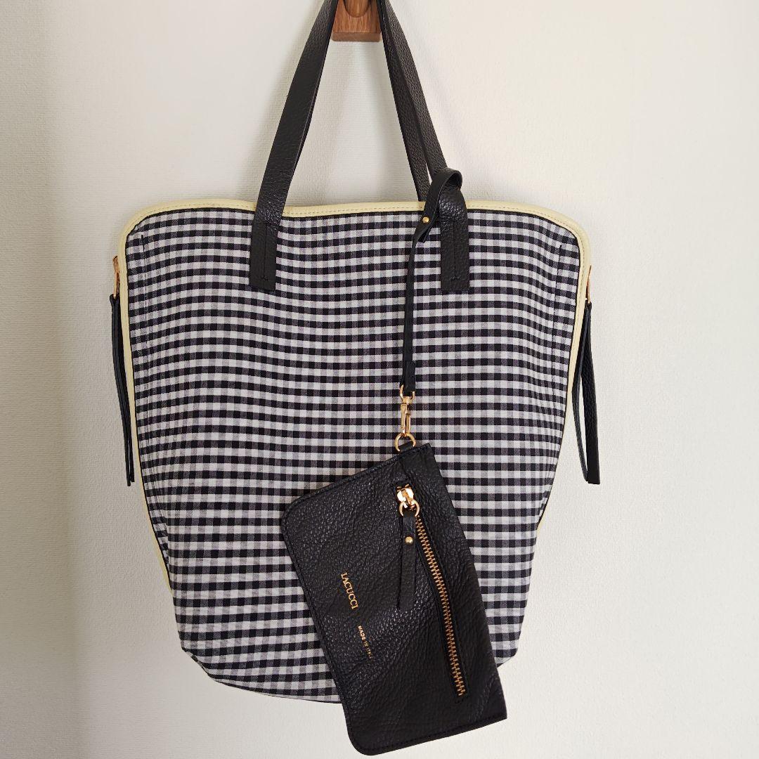 美品イアクッチトートバッグ　レザー　リバーシブル　 小型ポーチ付き