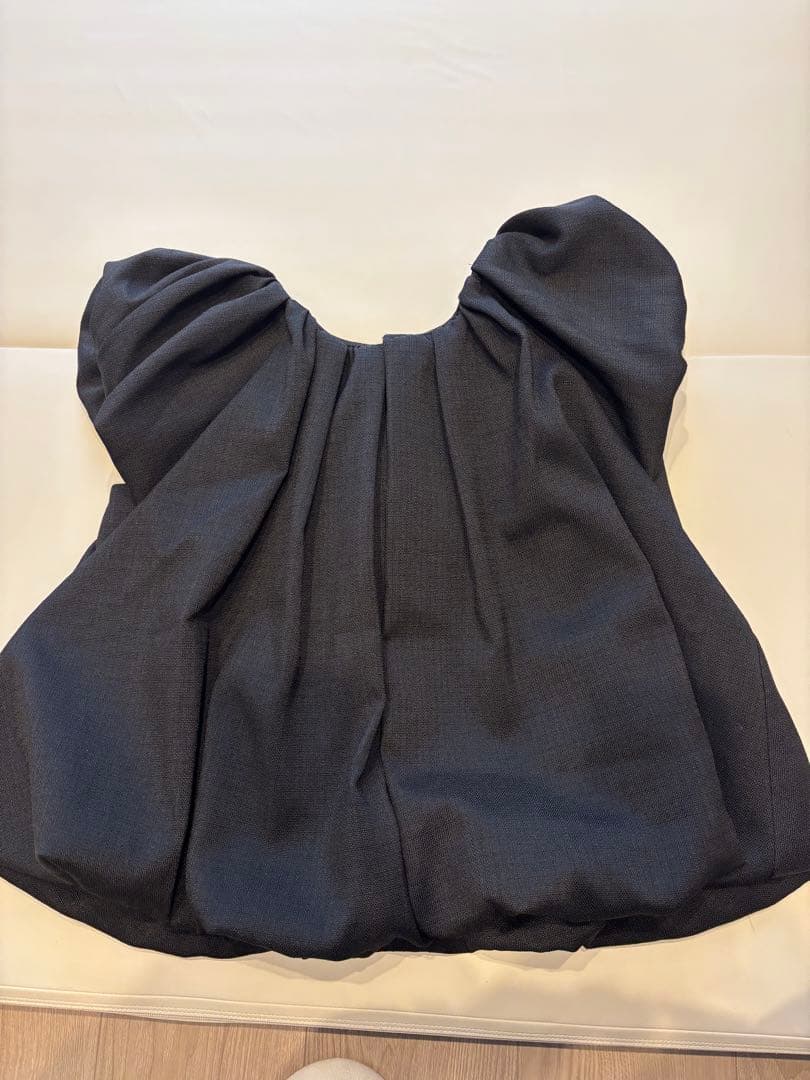 Acka drape volume tops ブラック