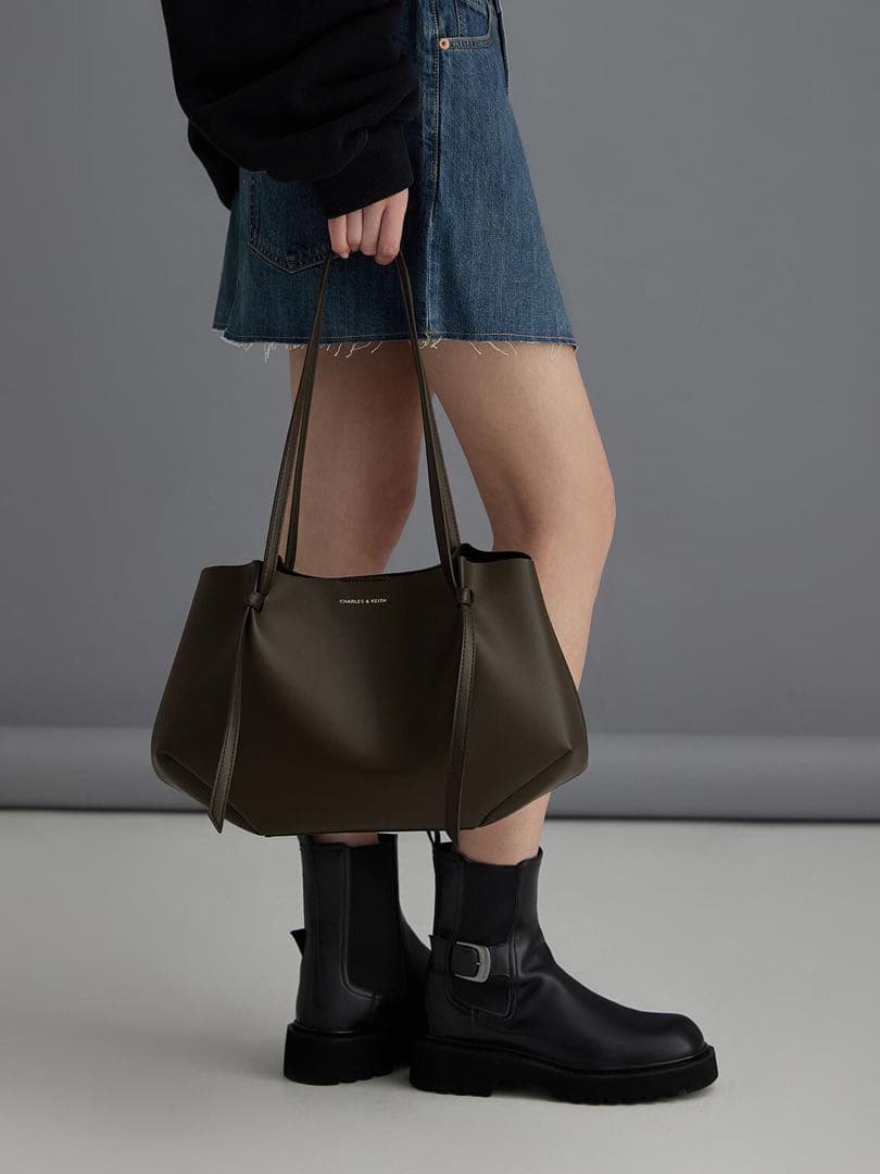【美品】CHARLES &KEITH Calla カルラ　トートバッグ