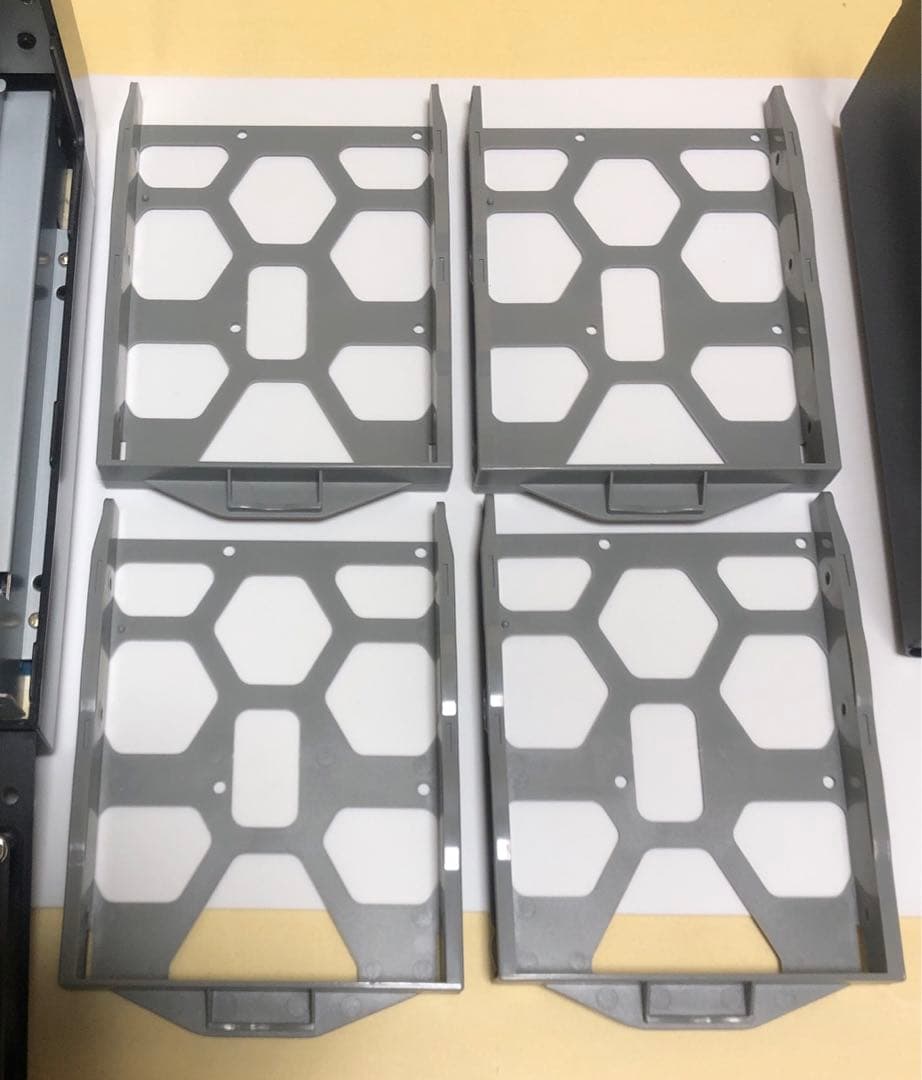 Synology DS418j NAS 4ベイ