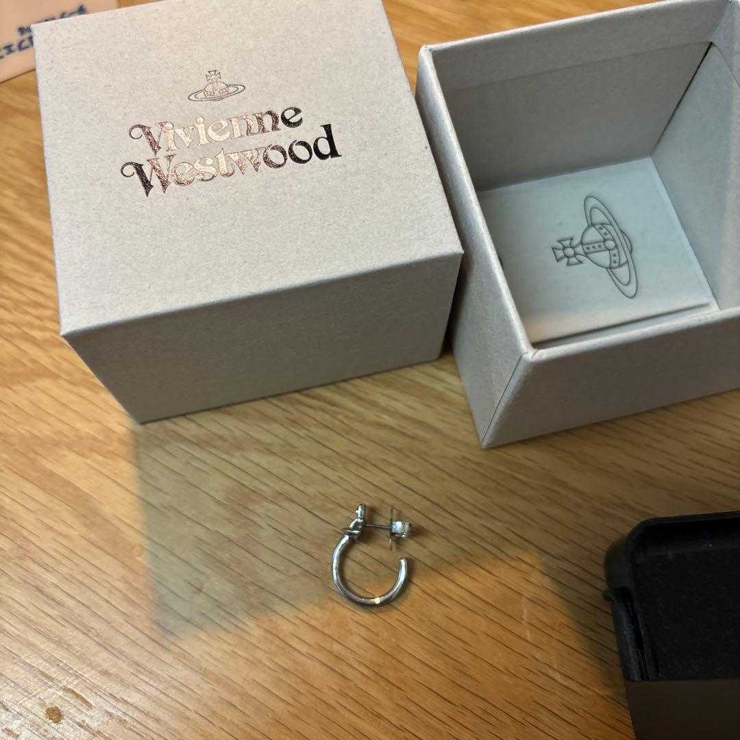Vivienne Westwood シルバー フープピアス