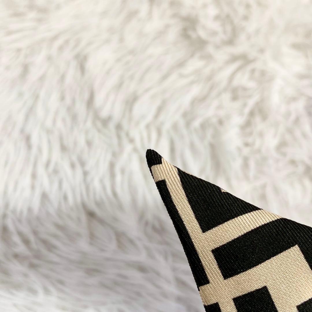 未使用級　FENDI　フェンディ　ラッピー　ズッカ柄　レオパード　リボンスカーフ