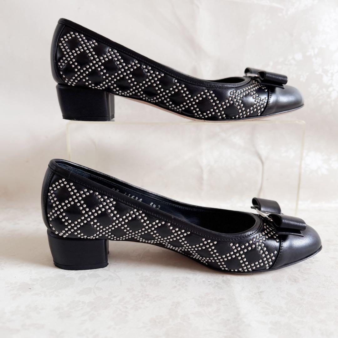 ✨美品✨サルヴァトーレ フェラガモ ヴァラリボン スタッズ パンプス ブラック