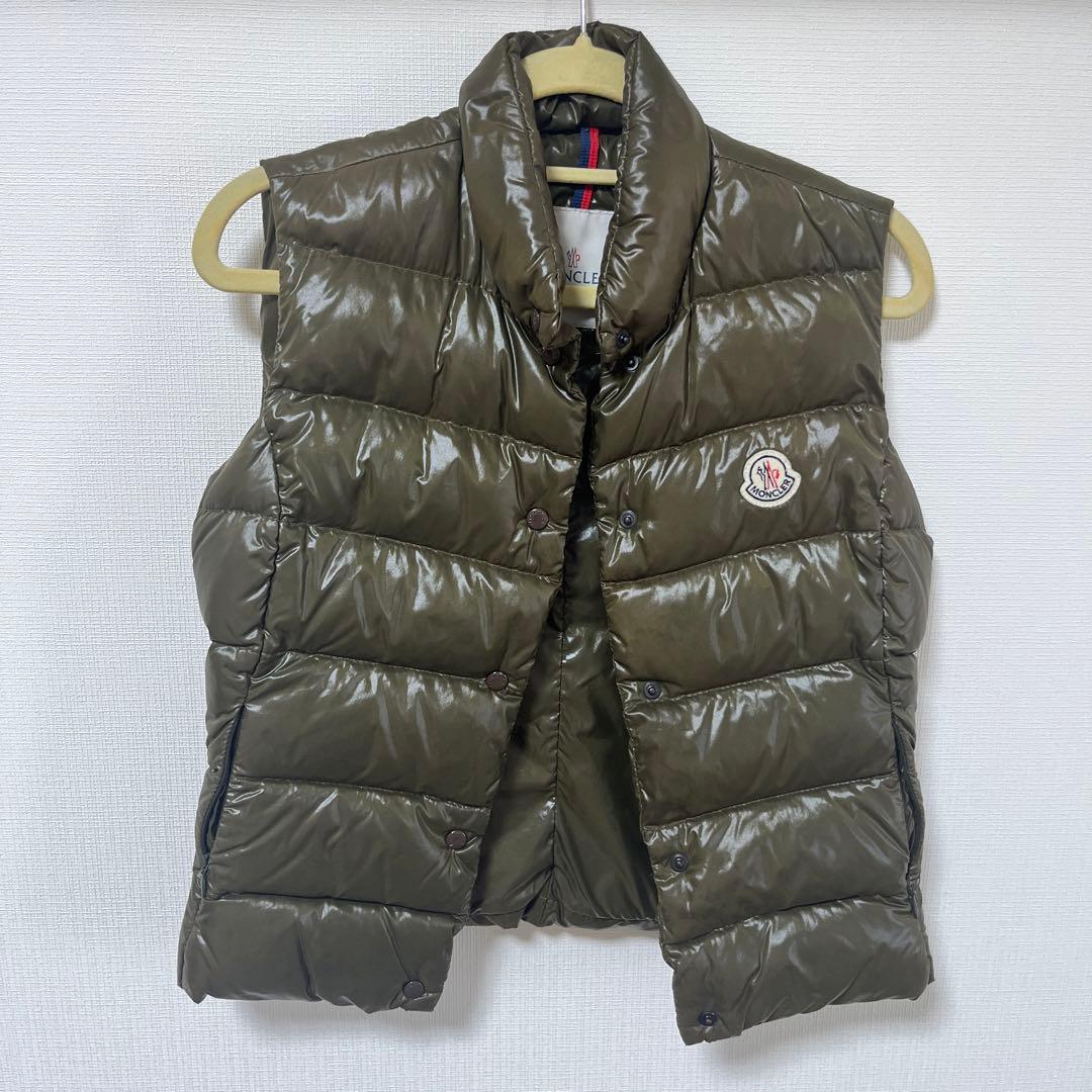 モンクレール ダウンベスト