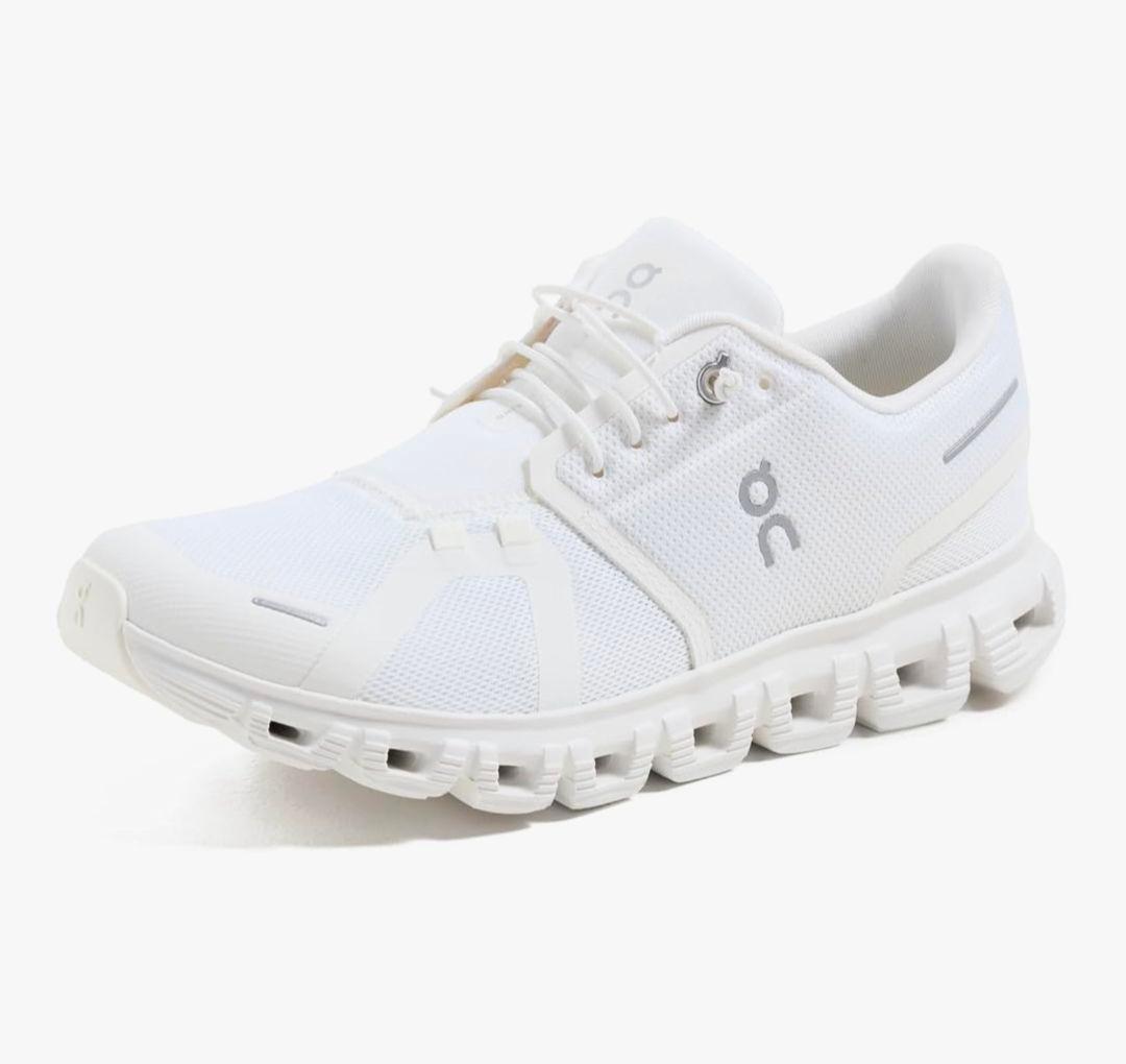 on クラウド6 スニーカー　白