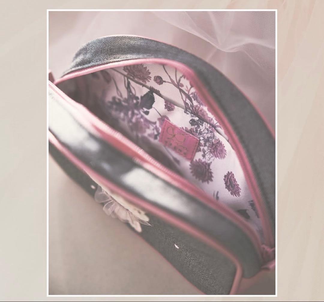 新品未使用　stina familiar コラボポーチ　スティナ　ファミリア