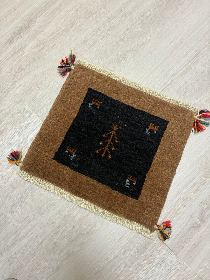 ペルシャ　ギャッベ