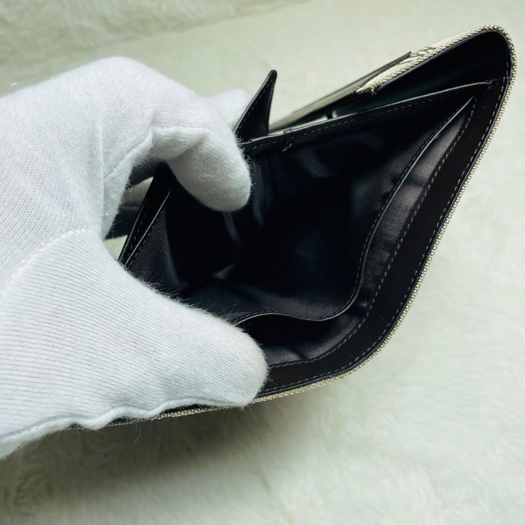 新品未使用　BALENCIAGA バレンシアガライセンスレザー　折り財布激レア