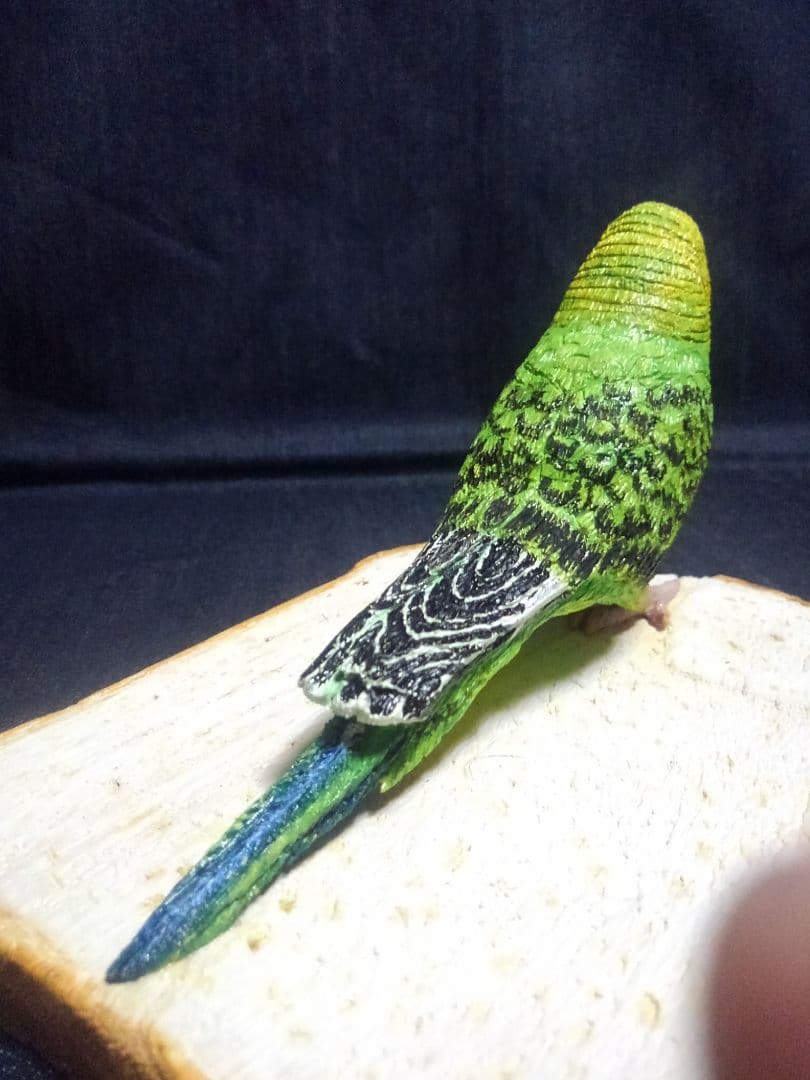 実物大 木彫りのセキセイインコ