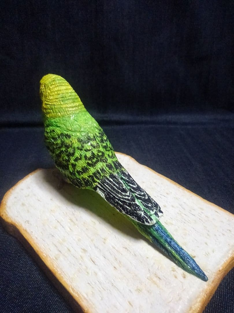 実物大 木彫りのセキセイインコ