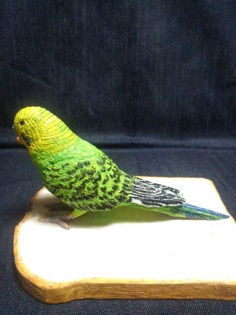 実物大 木彫りのセキセイインコ