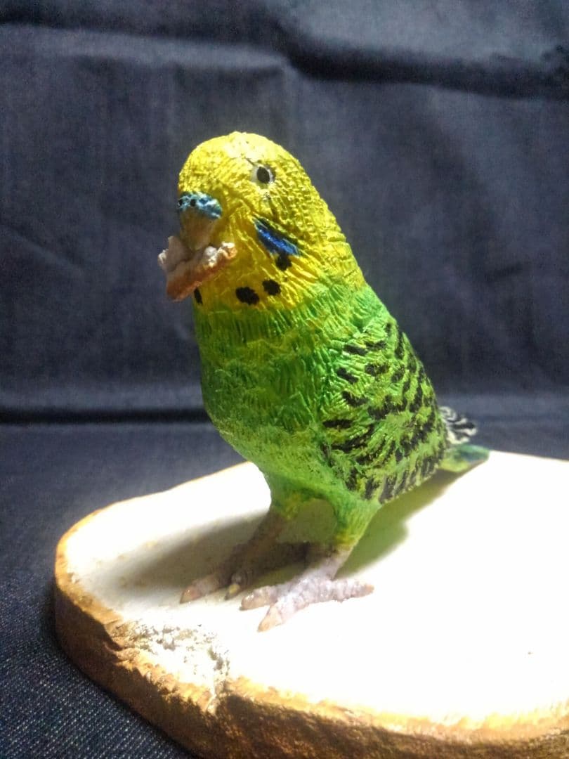 実物大 木彫りのセキセイインコ