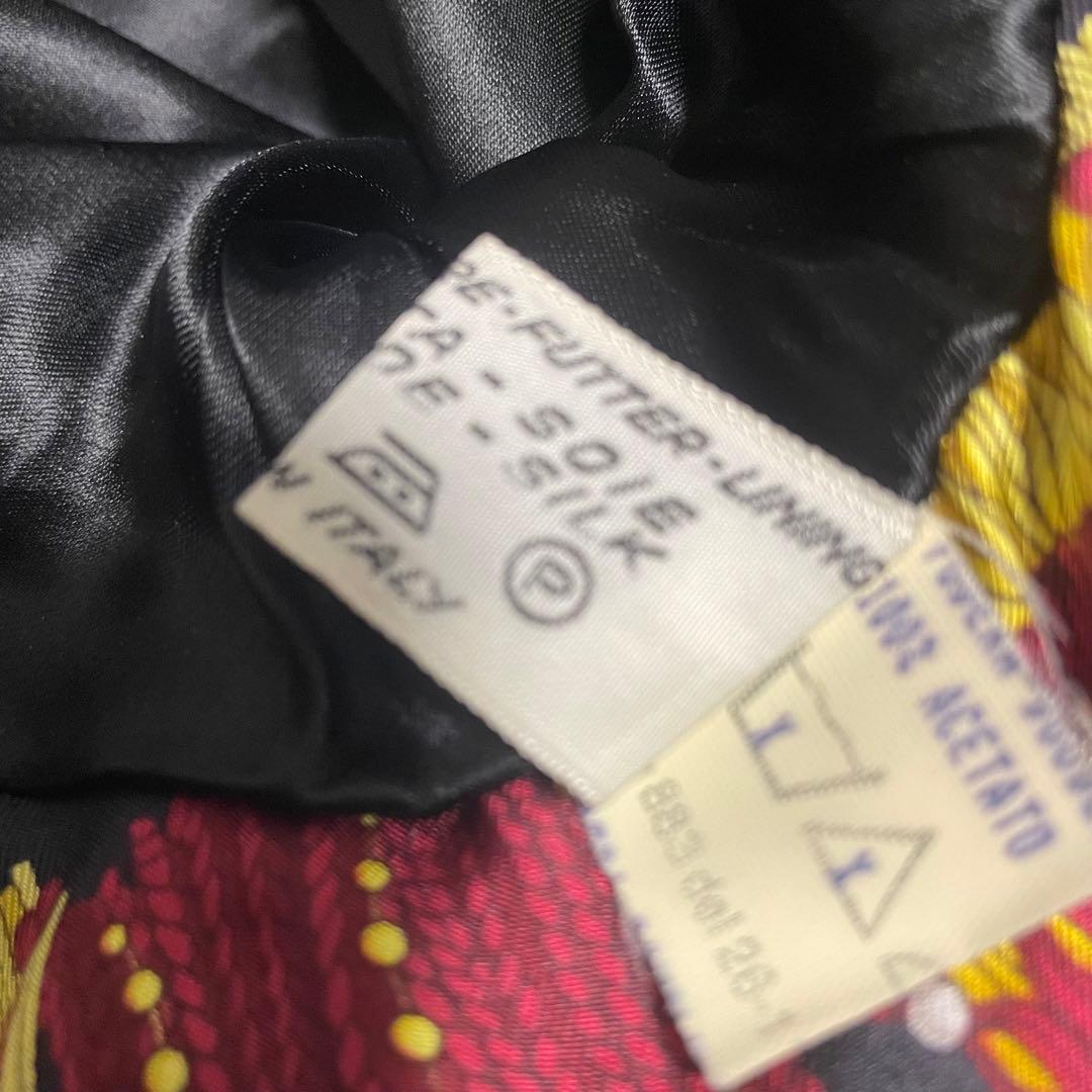 極美品　ヘルノカシミヤ混ステンカラーコート　裏地総柄シルク100 スカーフ柄