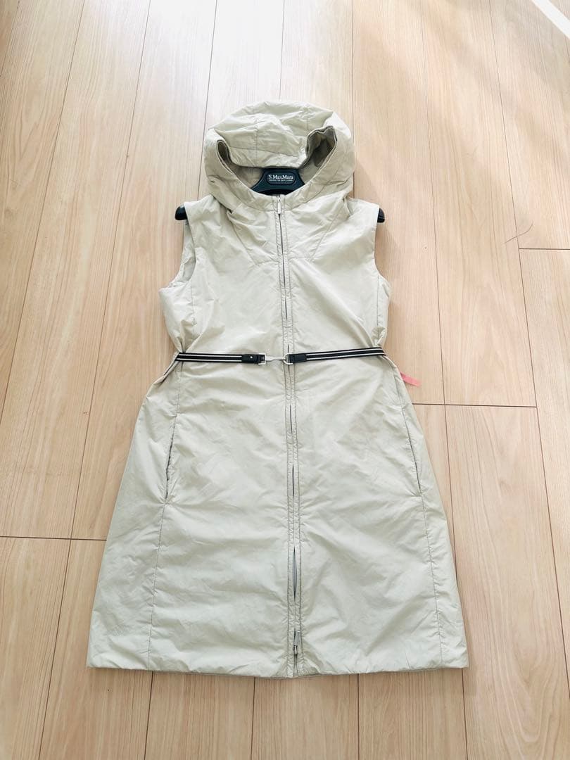 エスマックスマーラ‘SMaxMara☆フード付軽量ダウンロングベスト38ジレ薄手