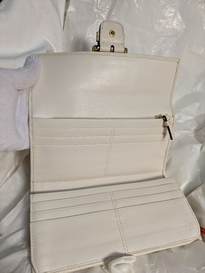 COACH コーチ　三つ折り財布 ピンクと紫のパターンシグネチャー未使用品