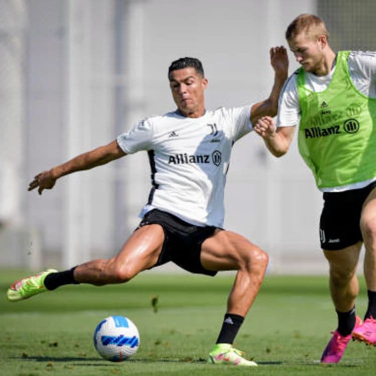 【匿名配送】【入手困難】ユベントス　プラシャツ　白　黒　ユーベ　アディダス