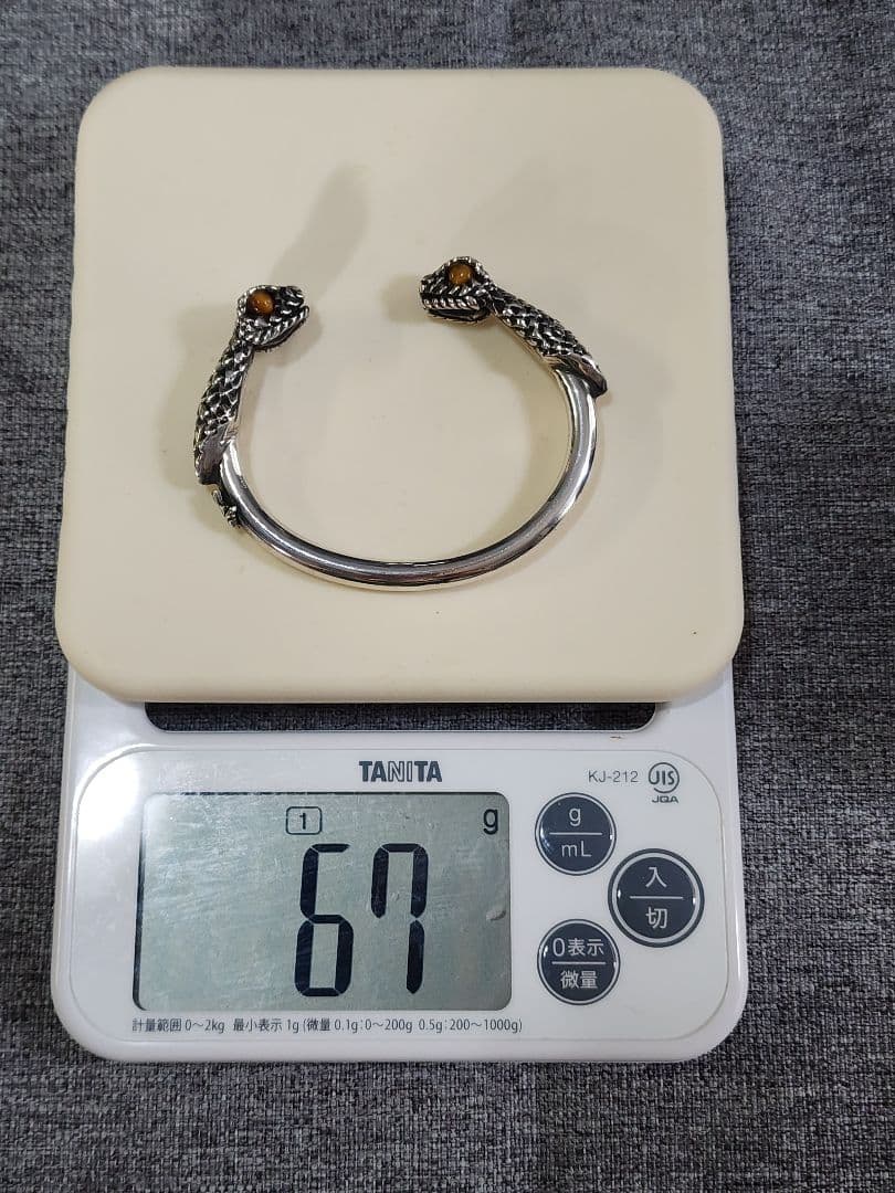 シルバー スネークデザイン バングル