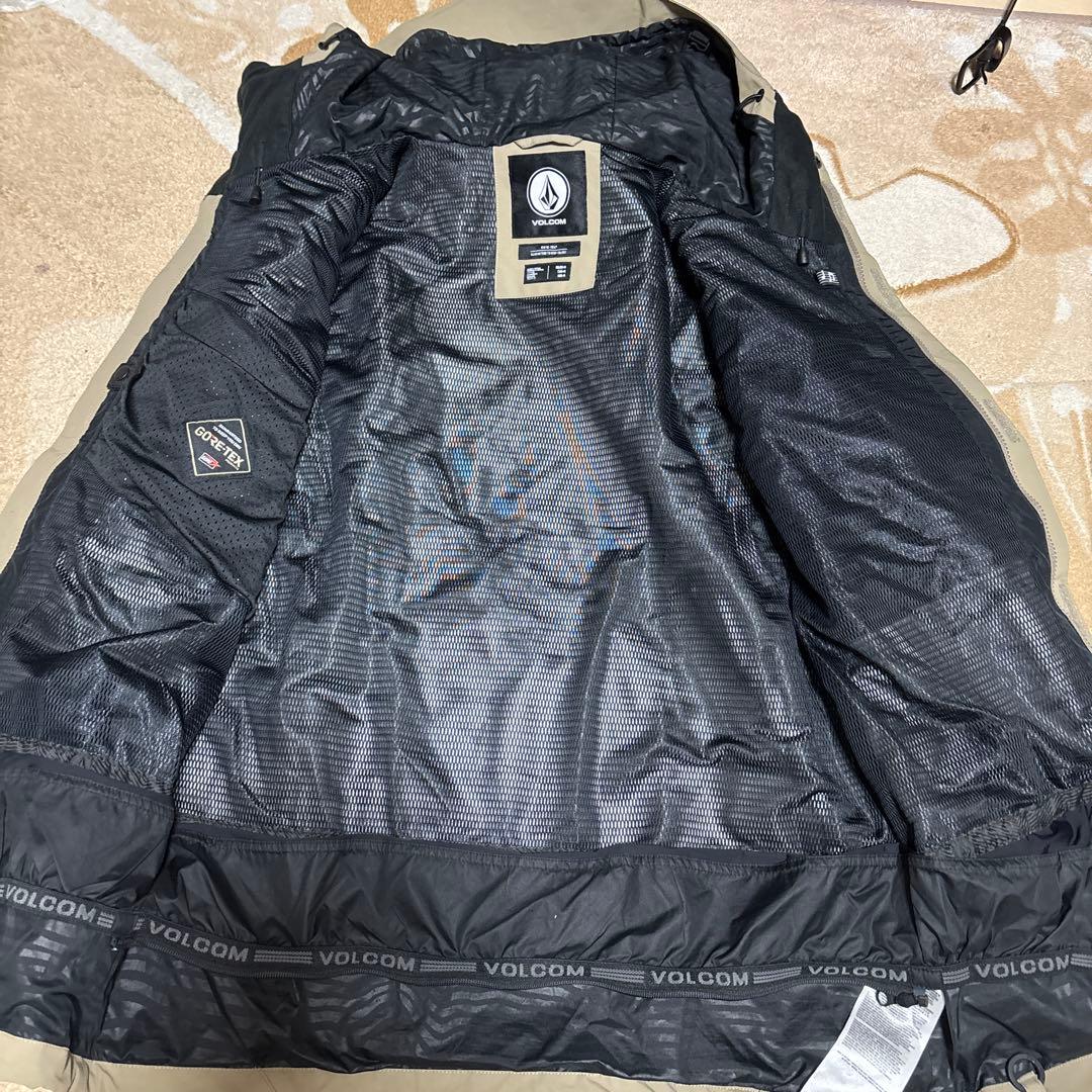 VOLCOM ボルコム　GORE-TEX スノーボードジャケット　メンズM￼