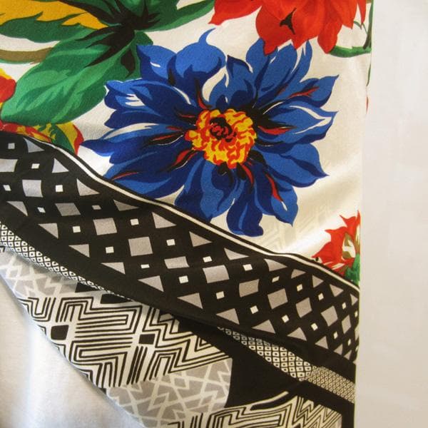 ゆ*ょ様 美品　TIFFANY&Co.／ティファニー★　花柄プリント　大判スカー