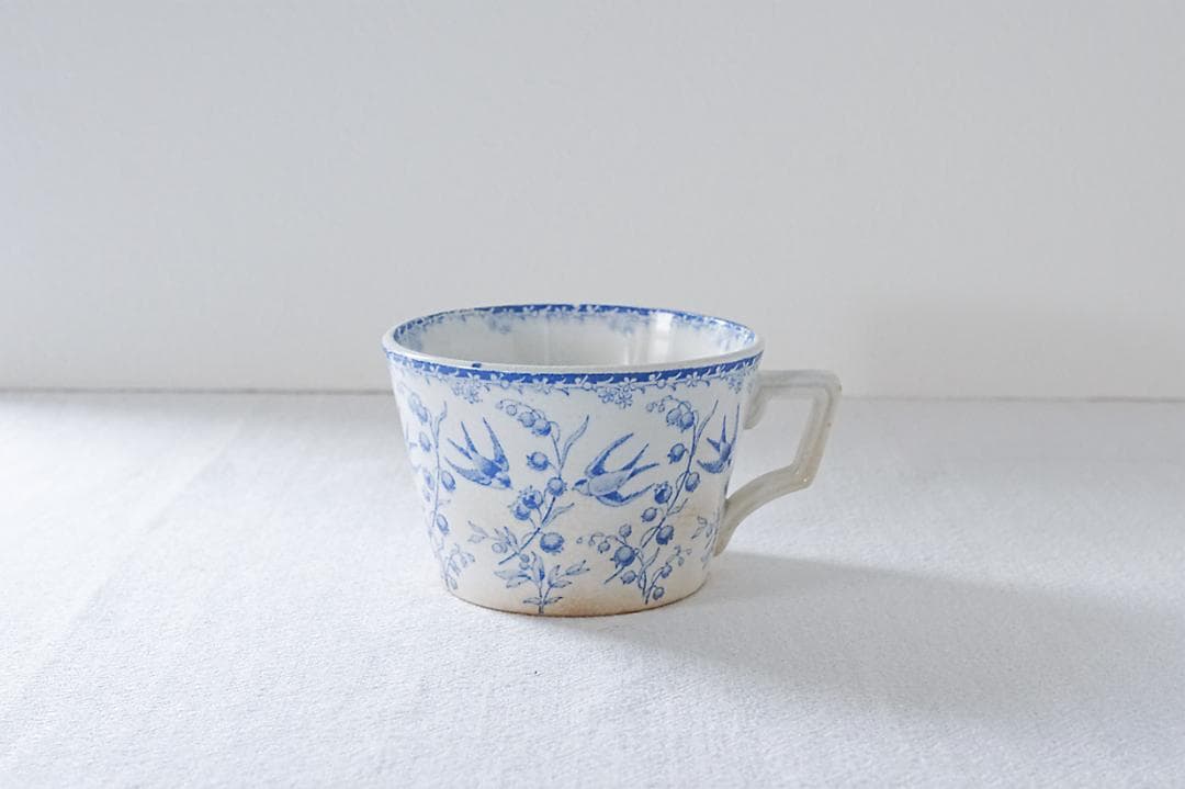 フランスアンティーク　サルグミンヌ　ツバメ　スズラン　カップ　水色