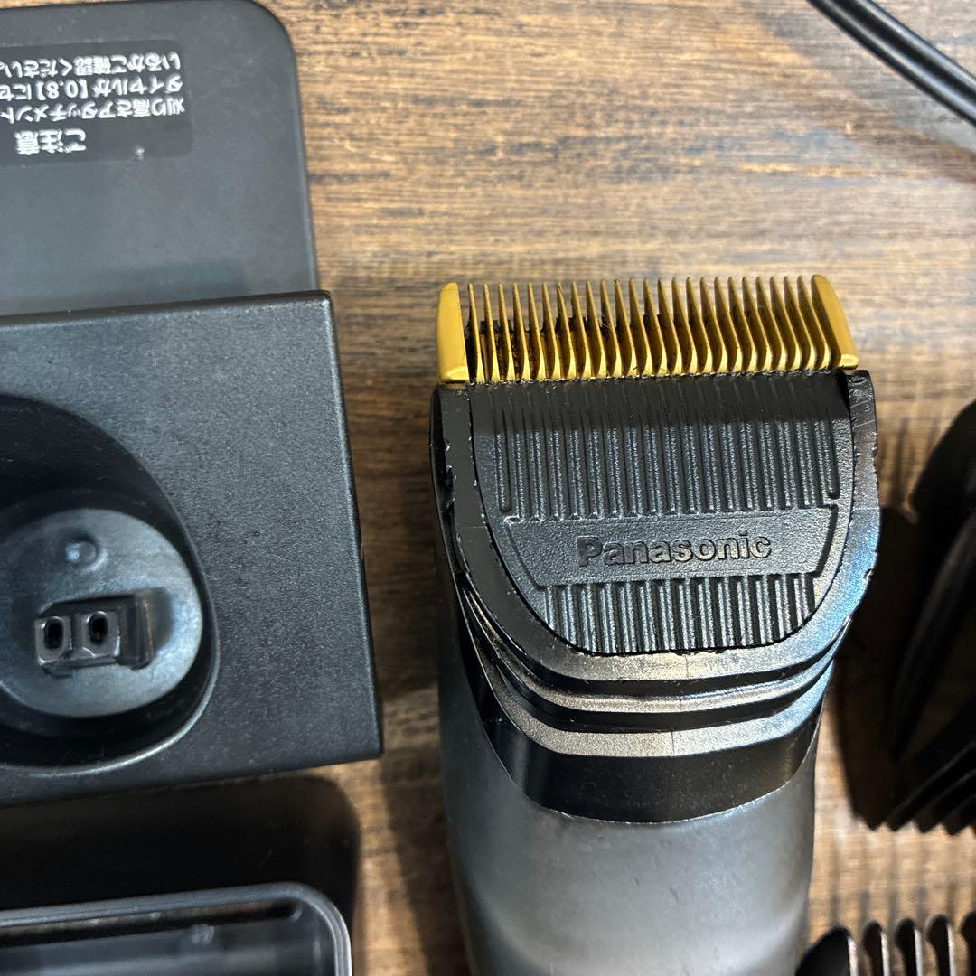 Panasonic ER-GP80バリカン 充電器アタッチメント付き