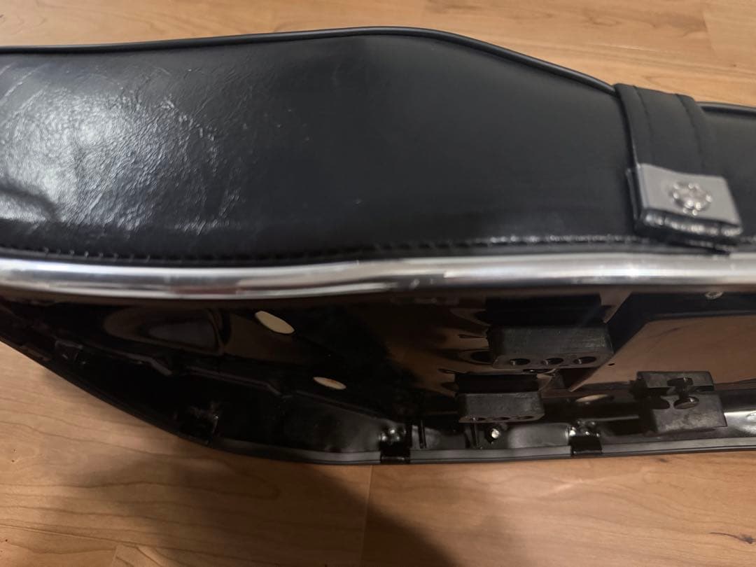 CB750four用　アンコ抜き　 便利な車検証入れ付き