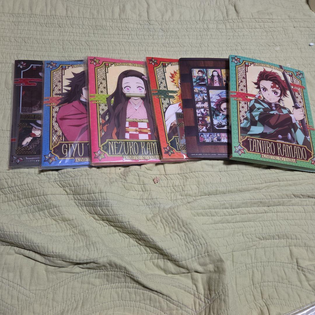 141 鬼滅の刃 ウエハースカードファイル６個セット＋ウエハースカード入り