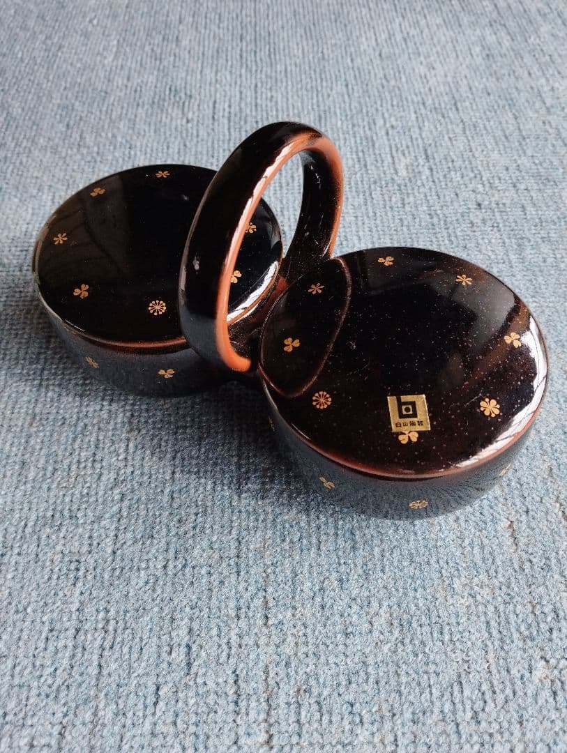 つなぎ蓋物　白山陶器