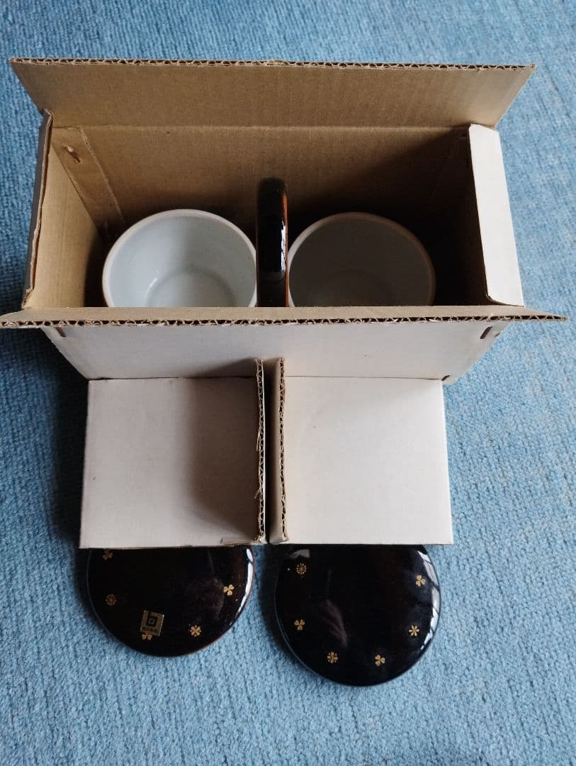 つなぎ蓋物　白山陶器