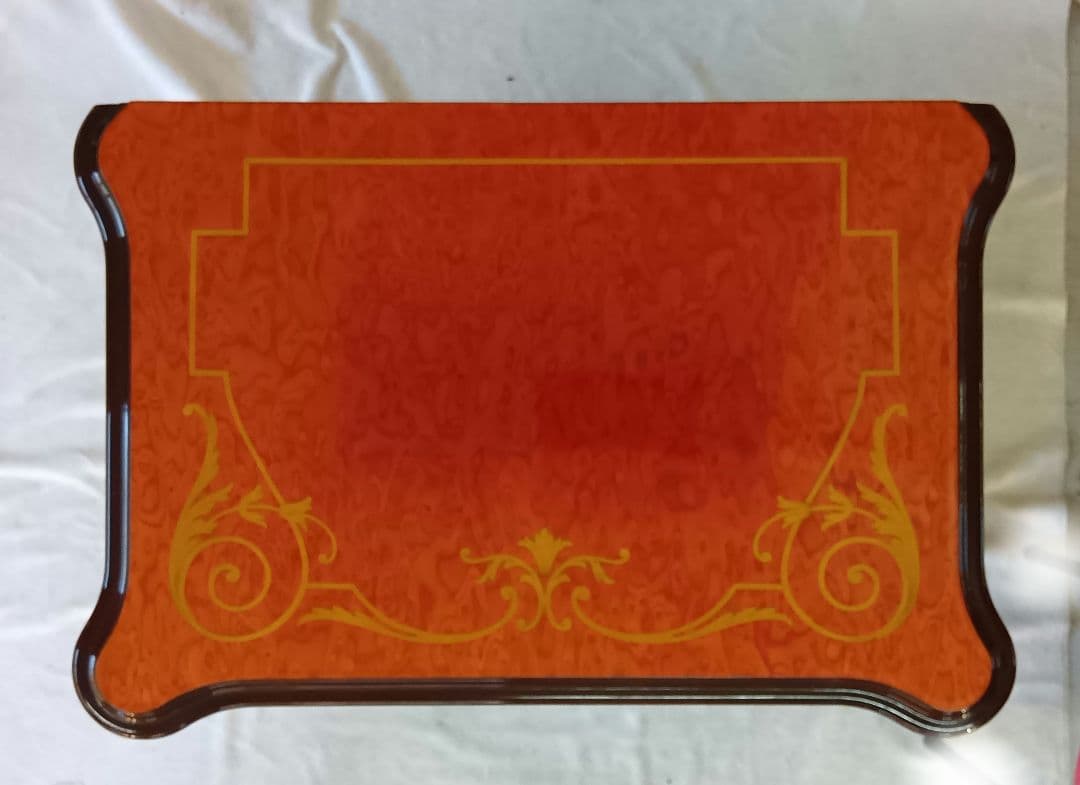 ARTEM社　アンティークガラスキャビネット　ショウケース　飾り棚　ディスプレイ