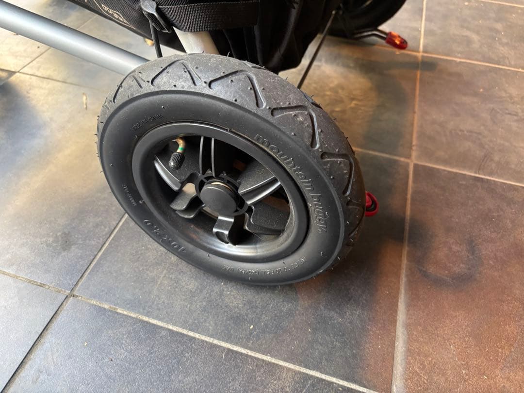 Mountain Buggy ／Duet 双子用ベビーカー／ブラック