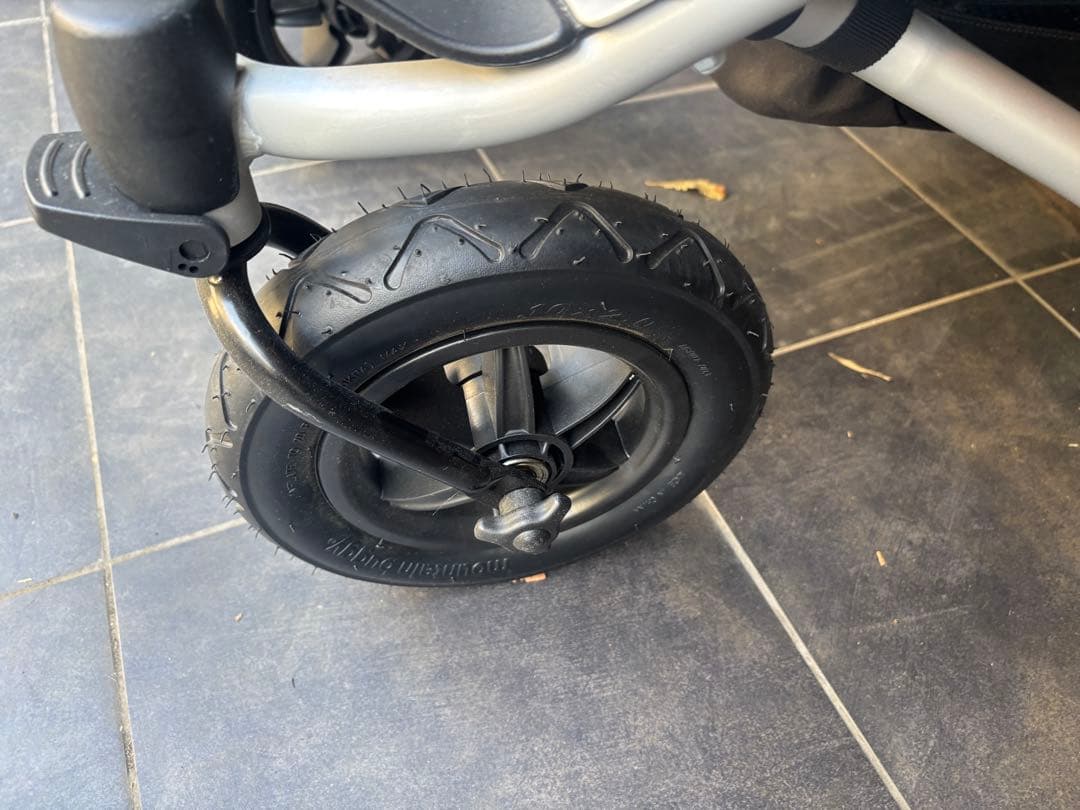 Mountain Buggy ／Duet 双子用ベビーカー／ブラック