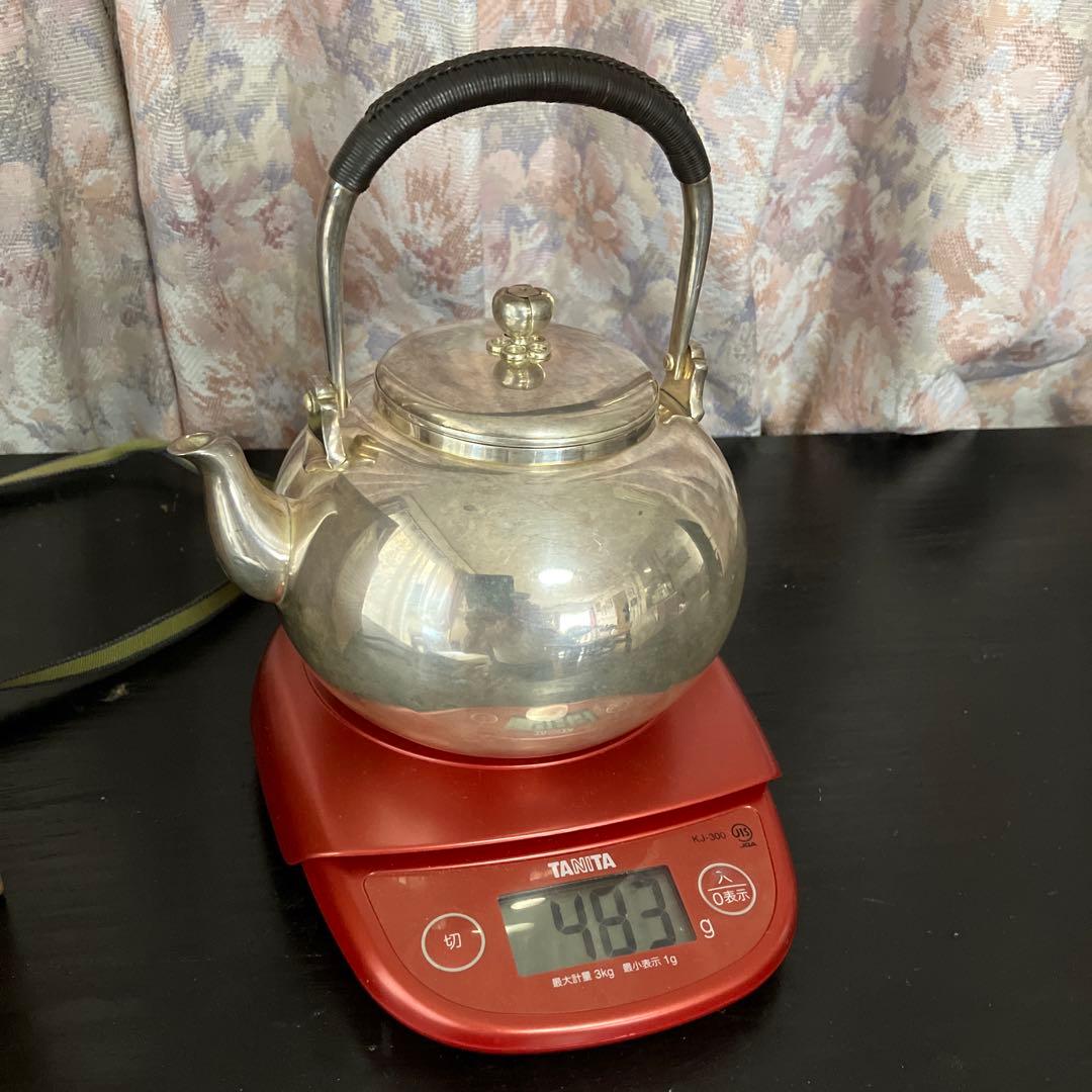 明治の金工師「中川九世浄益」作「南鐐（なんりょう）」純銀湯沸　重さ４８３㌘