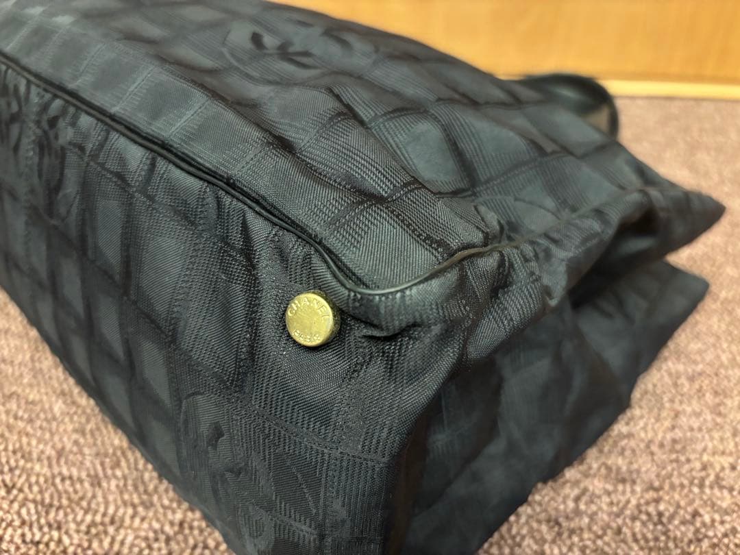 CHANEL シャネル　ニュートラベルライントートMM ブラック2