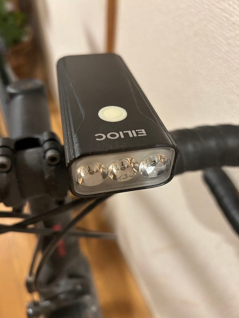 [極美品]ロードバイク　TREK ブラック ライト　反射板　ドリンクホルダー付き