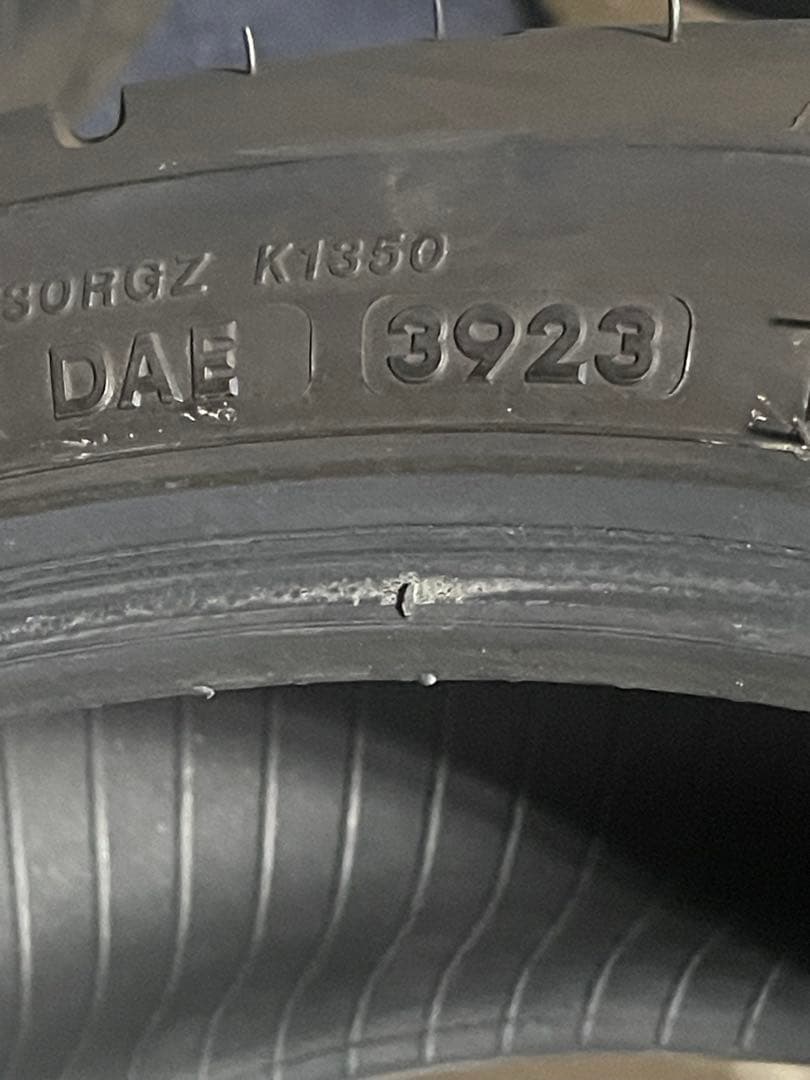 ブリヂストンBATTLAX T30F 120/70ZR17