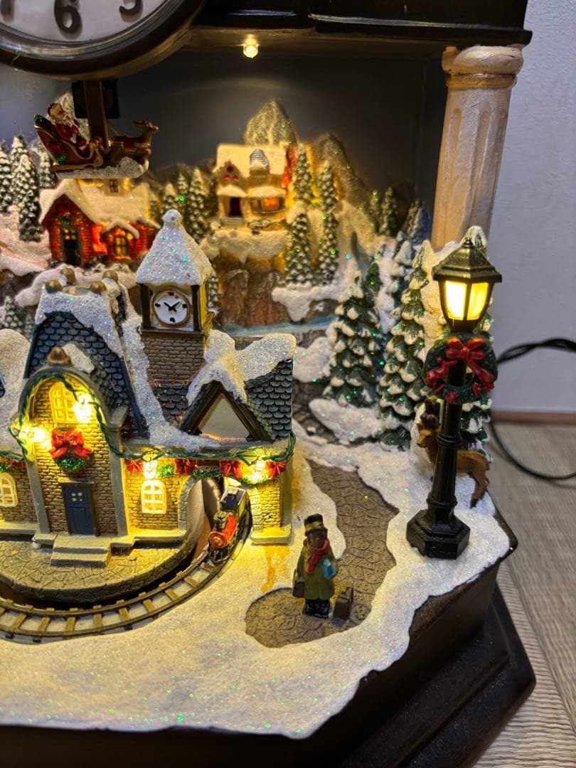 クリスマス装飾カッコウ時計、クリスマスビレッジシーン、LEDライト、音楽、