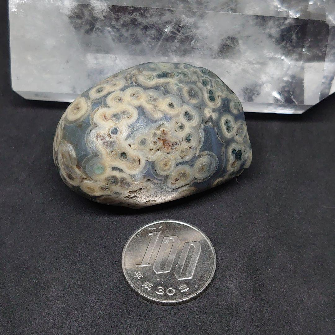 モンゴルゴビ瑪瑙 眼石 原石 目たくさん 半透明 置物 握り石 ゴビ瑪瑙 ゴビ石