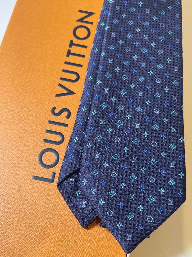 【新品未使用】LOUIS VUITTON ネクタイ ネイビー　成人式向け