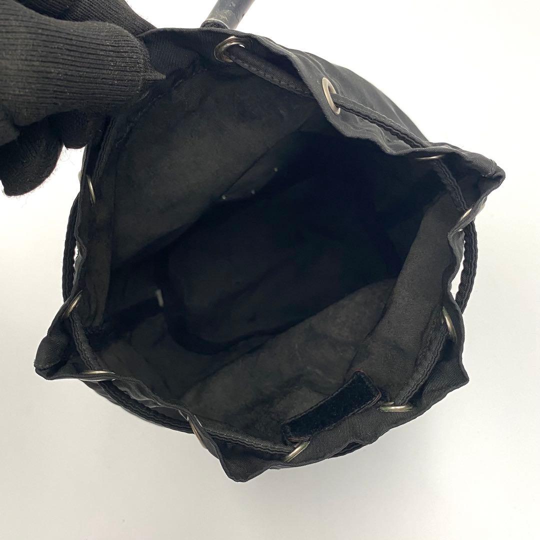 プラダ トライアングル ロゴ 三角ロゴ ナイロン 巾着 ポーチ 黒 ブラック