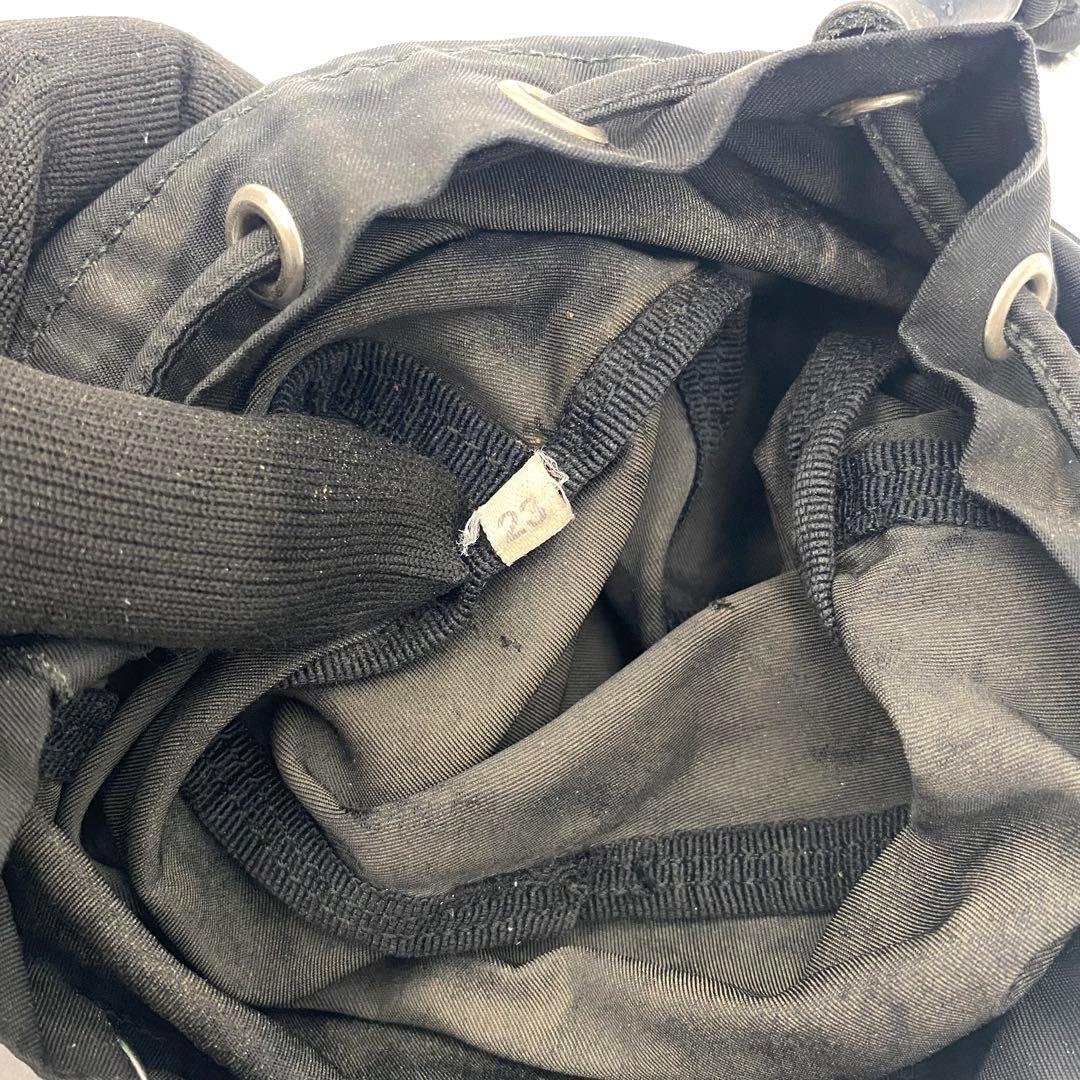 プラダ トライアングル ロゴ 三角ロゴ ナイロン 巾着 ポーチ 黒 ブラック