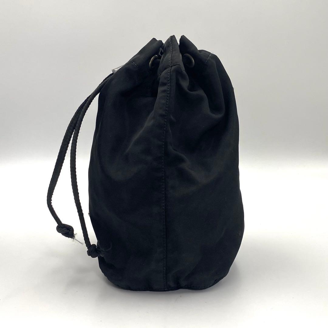 プラダ トライアングル ロゴ 三角ロゴ ナイロン 巾着 ポーチ 黒 ブラック