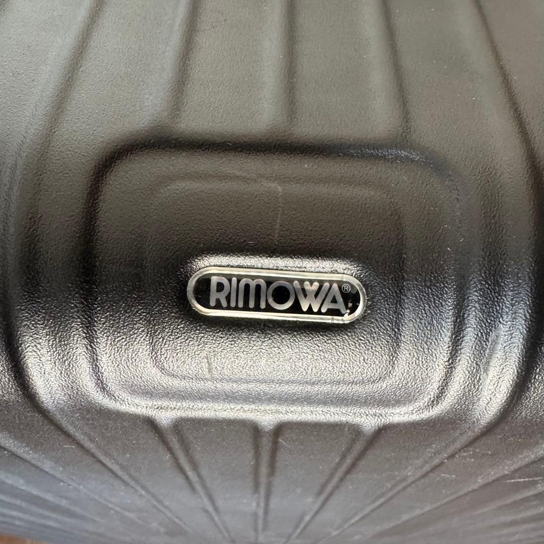 リモワ　サルサ　ブラックキャリーケース 4輪 ダイヤルロック