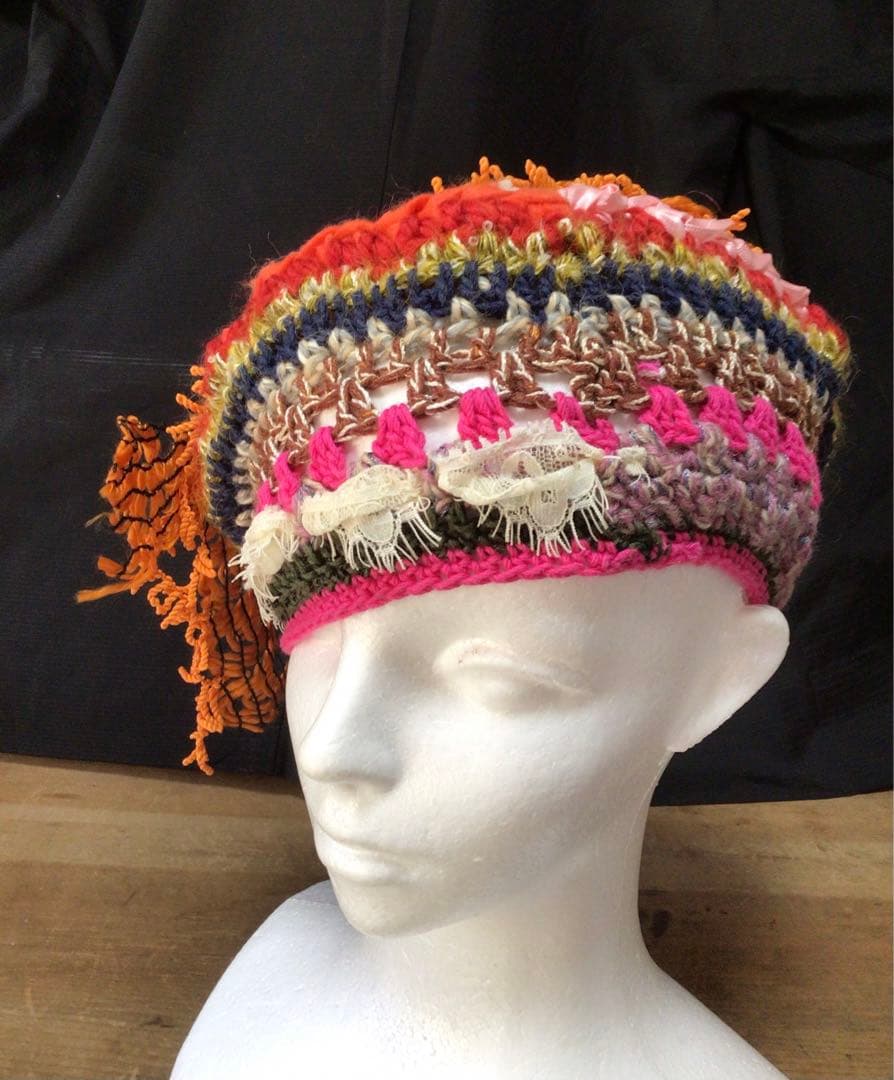 手作りニット帽　サイケ　爆発　　個性的　ヒッピー　オレンジ他　レース　リボン