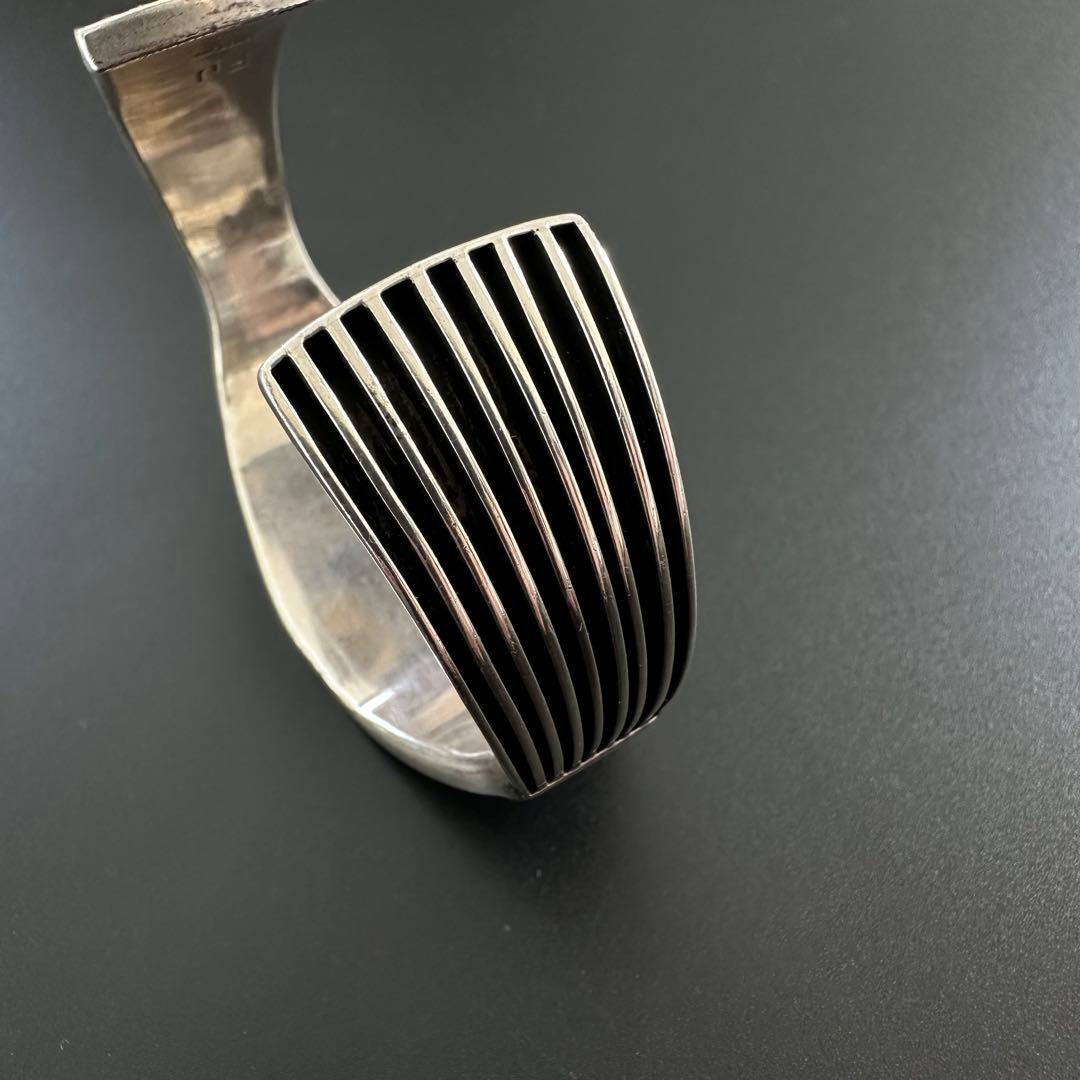 Navajo FRANCIS JONES ラウンドシェイブ バングル