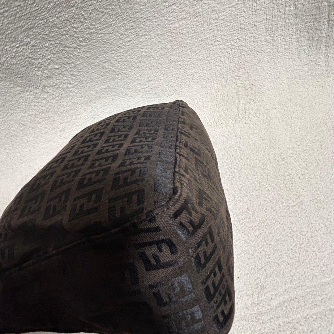 大人気‼️【FENDI】アクセサリーポーチ　ブラウン　希少　8N0005-02-9