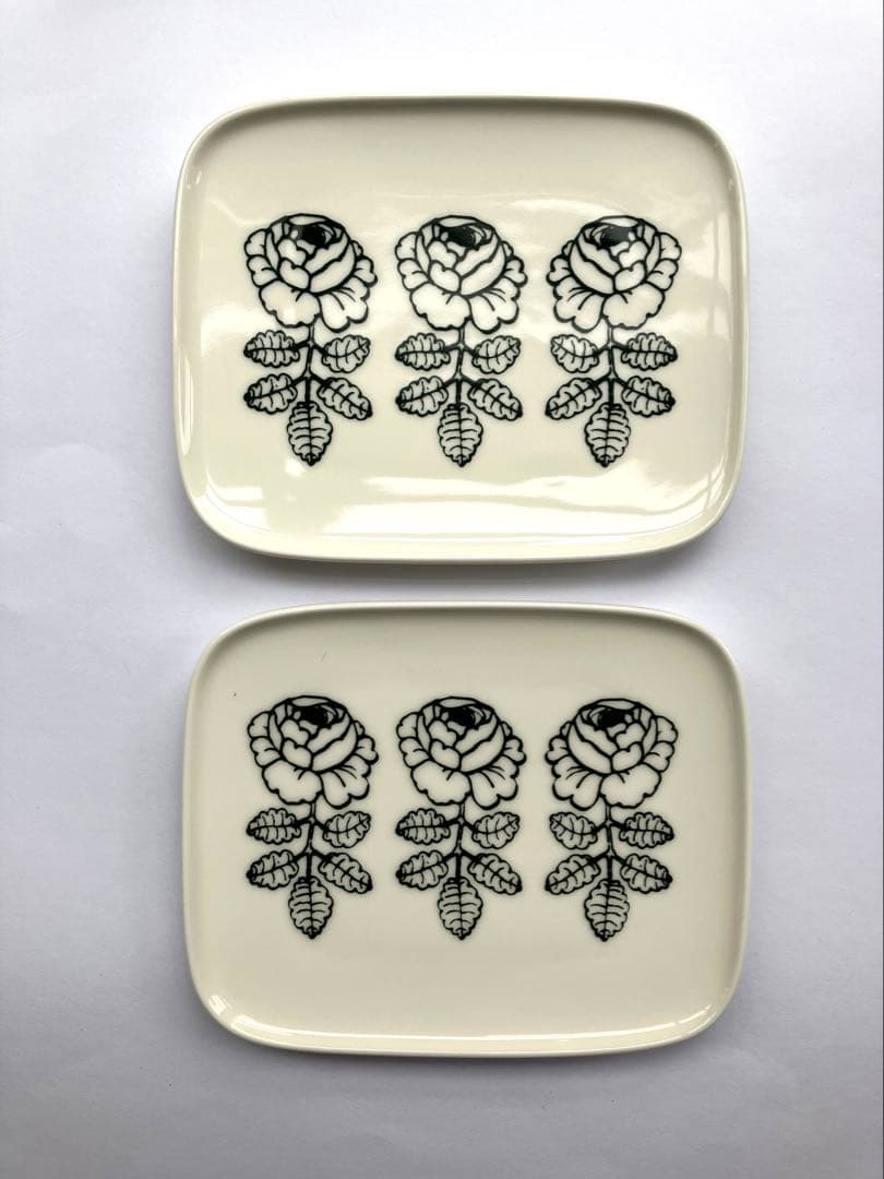 【新品未使用】　マリメッコ　ヴィヒキルース　プレート　ブラックライン　2枚