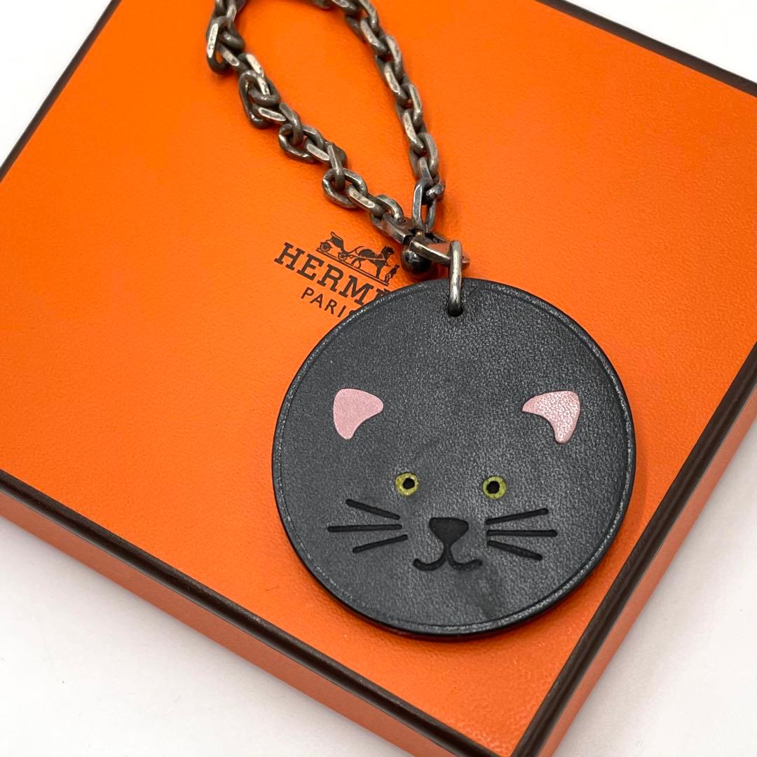激レア✨HERMES✨ 猫の顔 アニマルチャーム キーホルダー ネコ キャット
